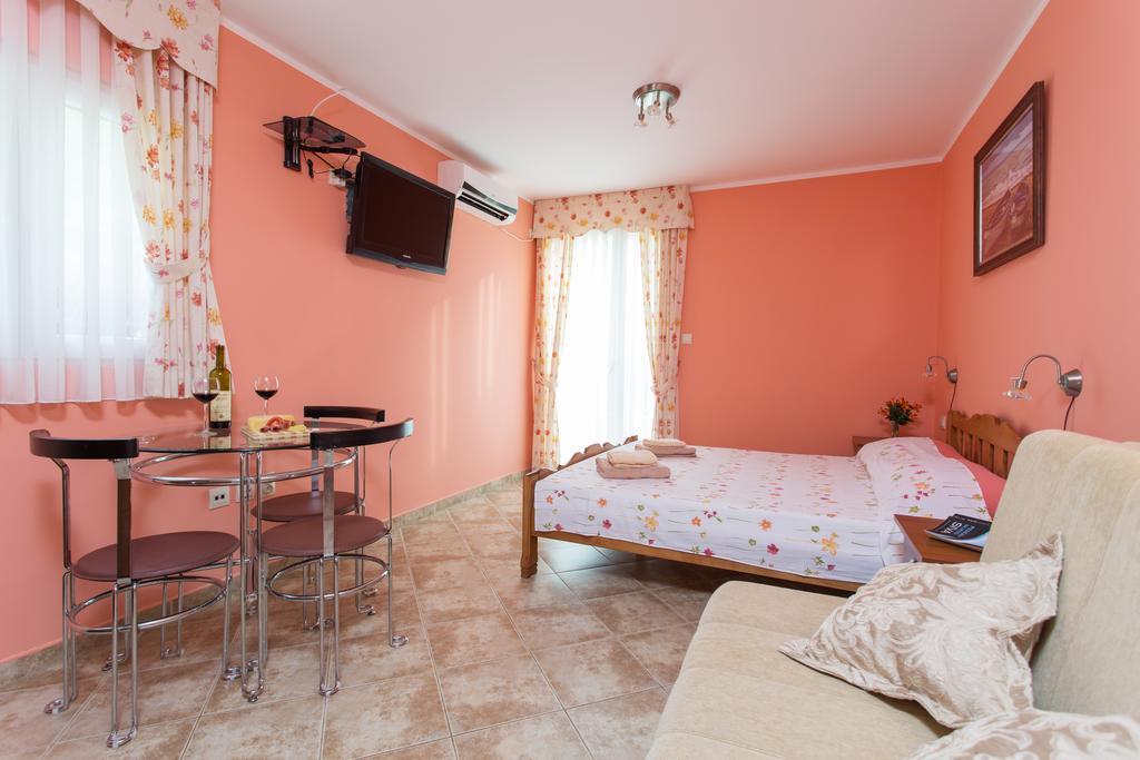 Djurovic Apartments Montenegro Котор Екстериор снимка