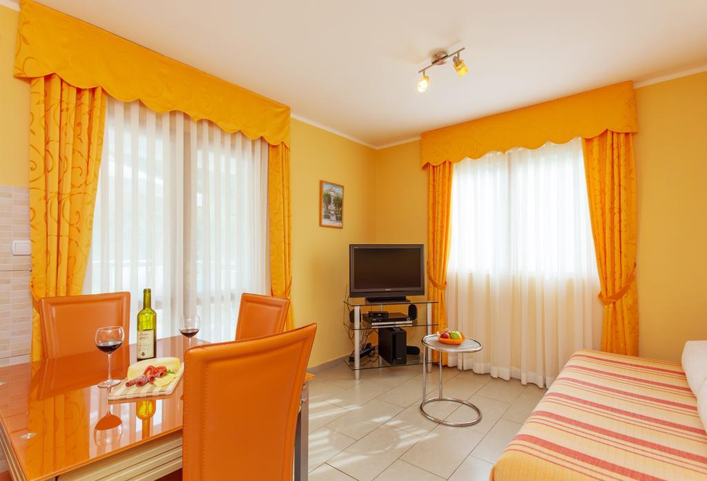 Djurovic Apartments Montenegro Котор Екстериор снимка